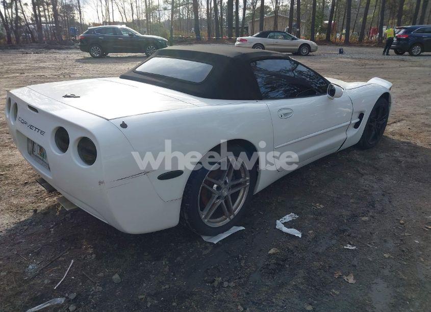 Photo 4 of 1998 Chevrolet Corvette (VIN 1G1YY32GXW5121890)