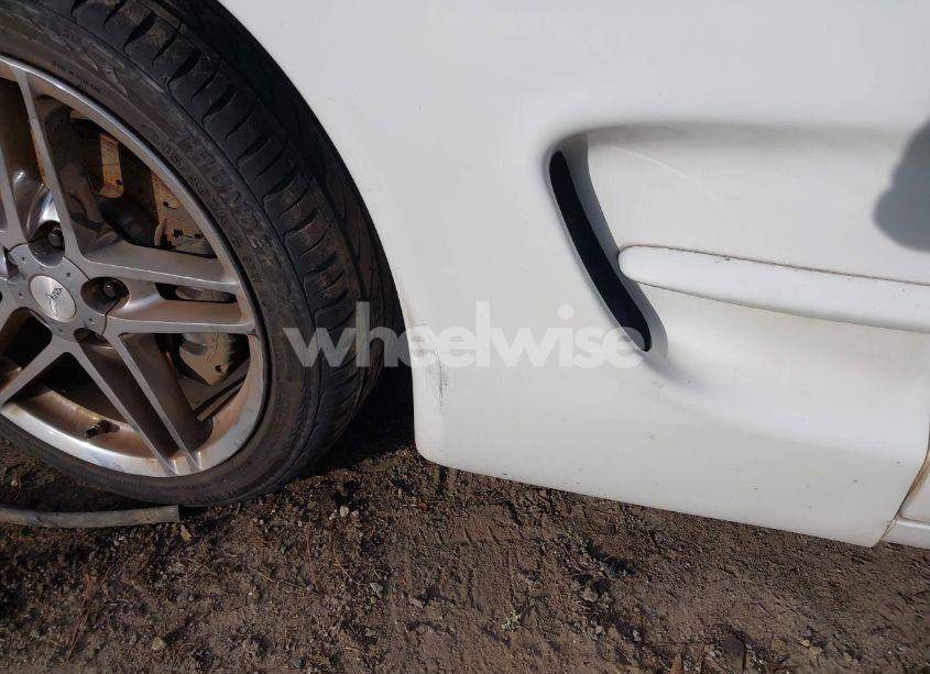 Photo 6 of 1998 Chevrolet Corvette (VIN 1G1YY32GXW5121890)