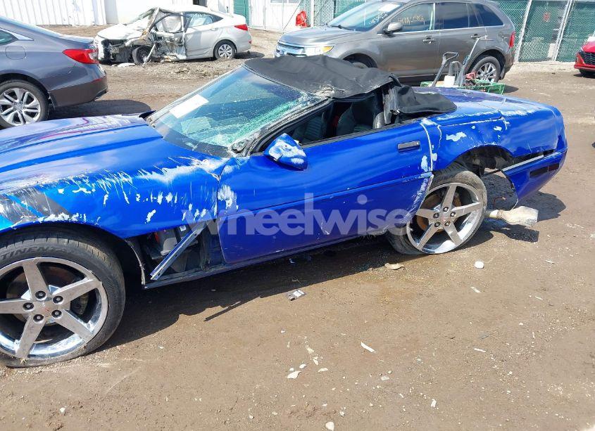 Photo 12 of 1994 Chevrolet Corvette (VIN 1G1YY32P3R5122058)