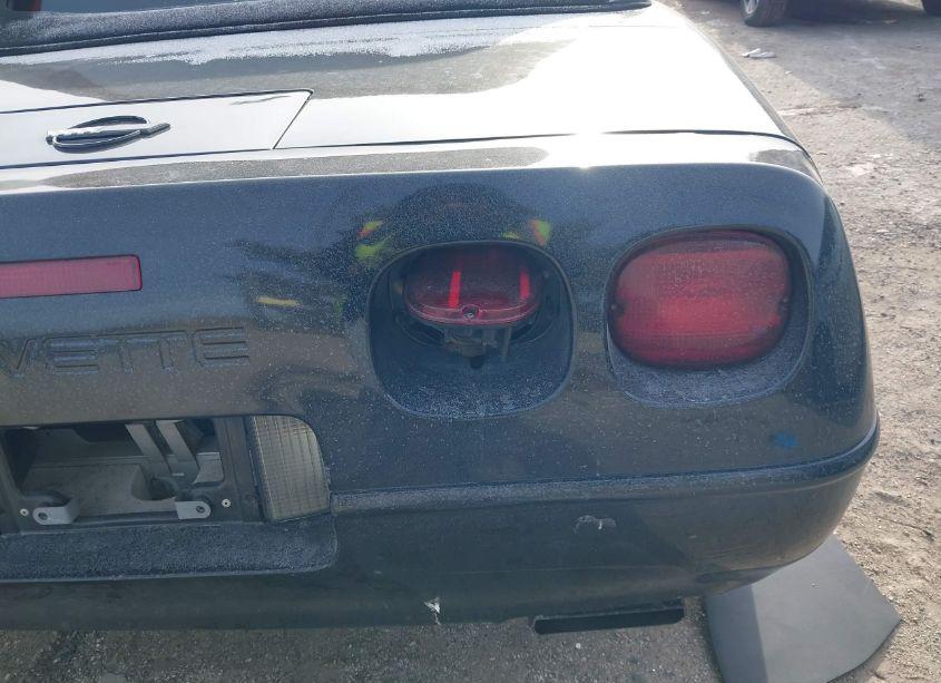 Photo 6 of 1995 Chevrolet Corvette (VIN 1G1YY32P7S5103664)