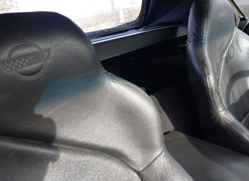 Photo 8 of 1995 Chevrolet Corvette (VIN 1G1YY32P7S5103664)