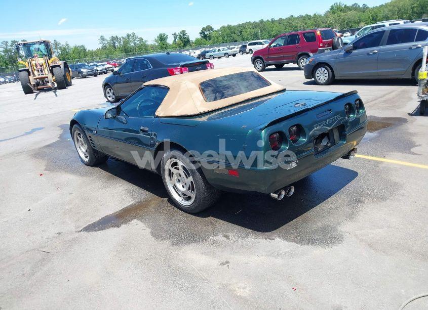 Photo 3 of 1994 Chevrolet Corvette (VIN 1G1YY32PXR5104737)