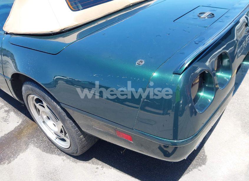 Photo 6 of 1994 Chevrolet Corvette (VIN 1G1YY32PXR5104737)