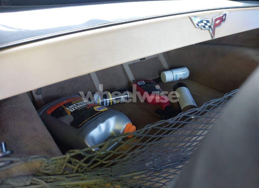 Photo 8 of 1994 Chevrolet Corvette (VIN 1G1YY32PXR5104737)