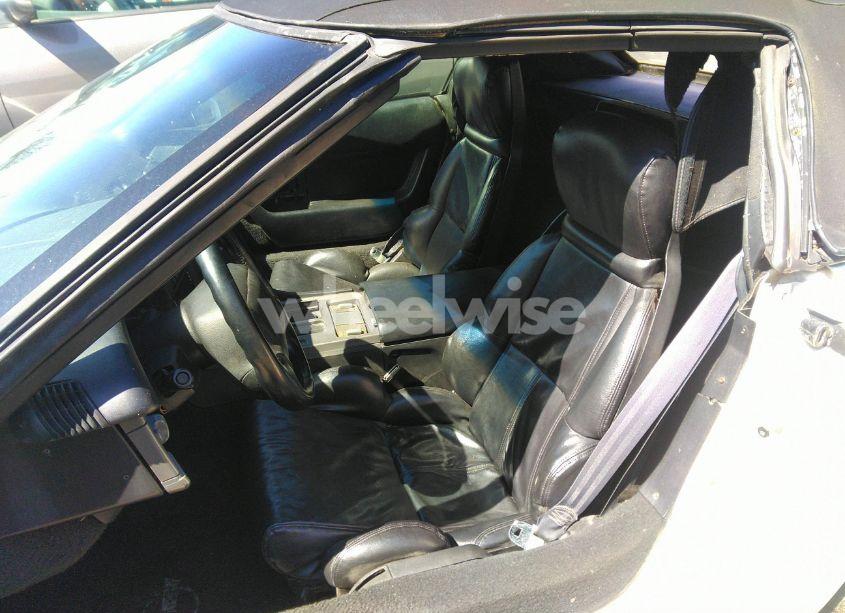 Photo 8 of 1991 Chevrolet Corvette (VIN 1G1YY338XM5114135)