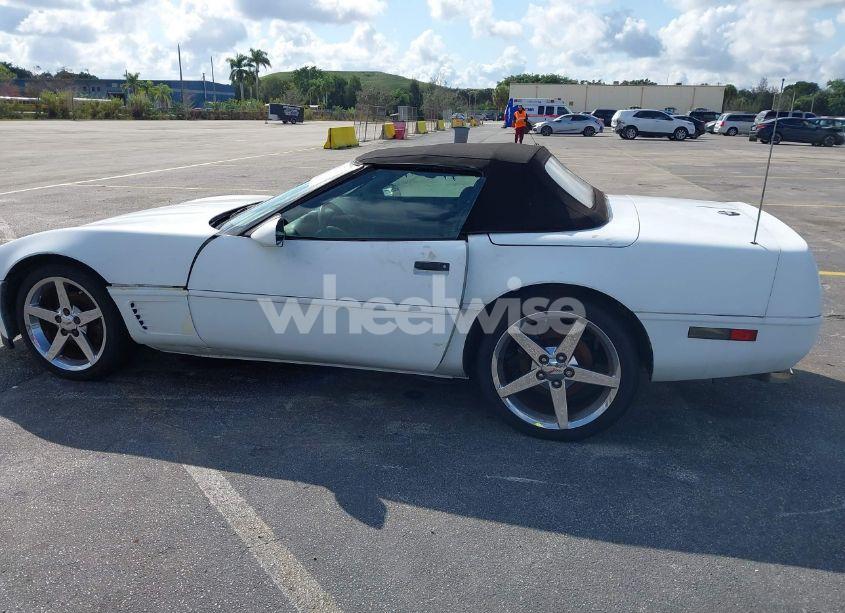 Photo 15 of 1993 Chevrolet Corvette (VIN 1G1YY33P2P5107143)