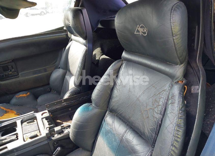 Photo 8 of 1993 Chevrolet Corvette (VIN 1G1YY33P2P5107143)