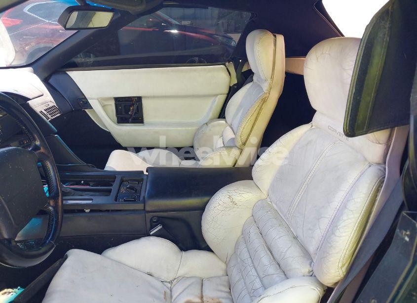 Photo 8 of 1992 Chevrolet Corvette (VIN 1G1YY33P8N5109086)