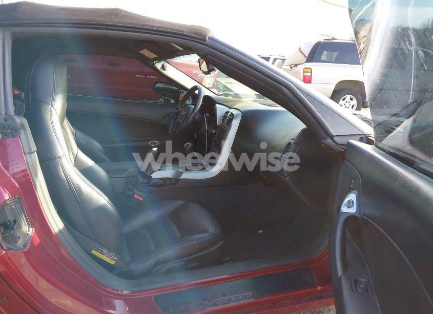 Photo 5 of 2005 Chevrolet Corvette N/A (VIN 1G1YY34U055133001)