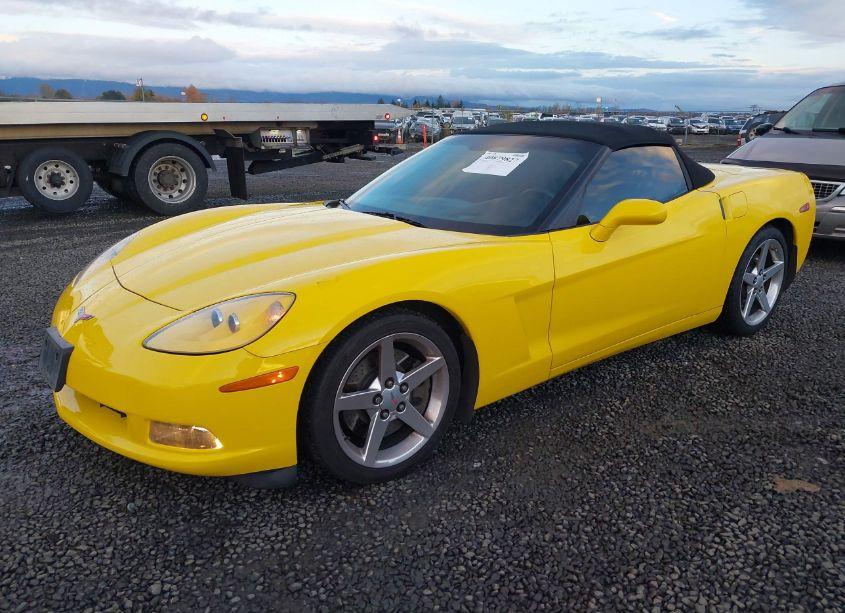 Photo 2 of 2005 Chevrolet Corvette N/A (VIN 1G1YY34U355131694)