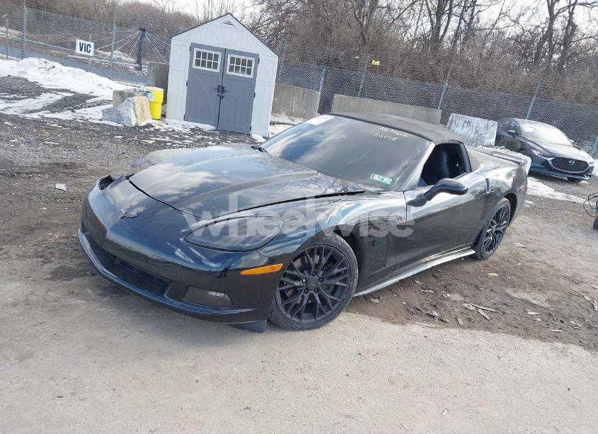 Photo 2 of 2005 Chevrolet Corvette N/A (VIN 1G1YY34U655132158)