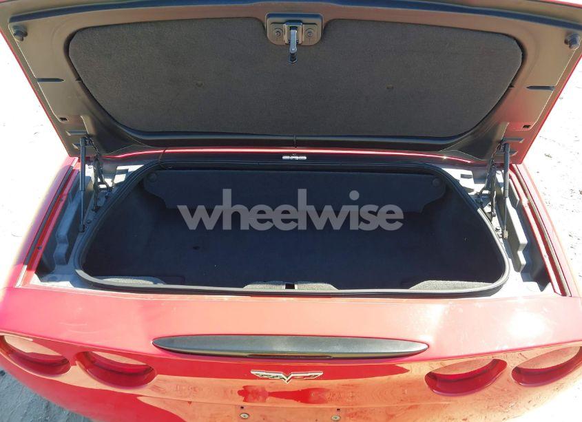 Photo 8 of 2005 Chevrolet Corvette N/A (VIN 1G1YY34U755127969)