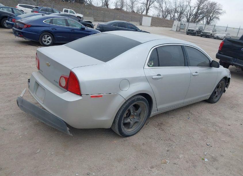 Photo 4 of 2010 Chevrolet Malibu LS (VIN 1G1ZA5E01AF281016)