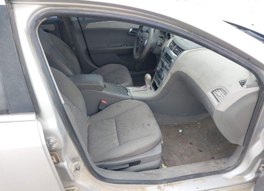 Photo 5 of 2010 Chevrolet Malibu LS (VIN 1G1ZA5E01AF281016)