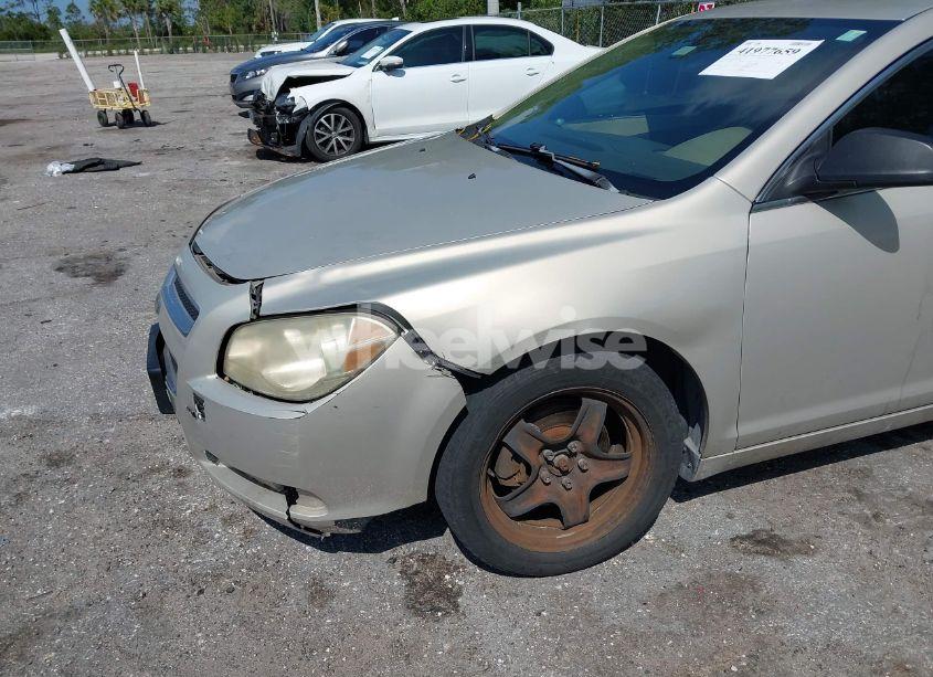 Photo 12 of 2010 Chevrolet Malibu LS (VIN 1G1ZA5E01AF289858)