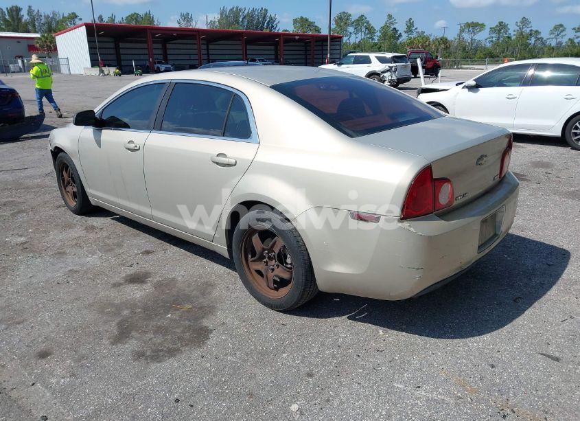 Photo 3 of 2010 Chevrolet Malibu LS (VIN 1G1ZA5E01AF289858)