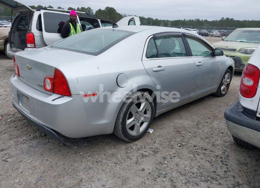 Photo 4 of 2010 Chevrolet Malibu LS (VIN 1G1ZA5E02AF256352)