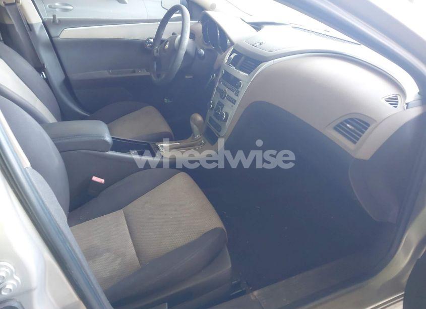 Photo 5 of 2010 Chevrolet Malibu LS (VIN 1G1ZA5E02AF283017)