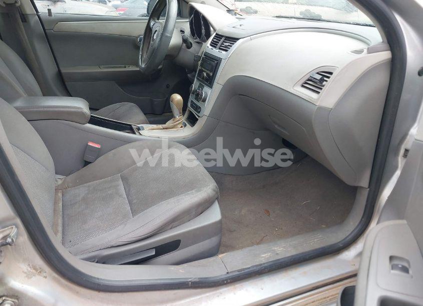 Photo 5 of 2010 Chevrolet Malibu LS (VIN 1G1ZA5E03A4104009)