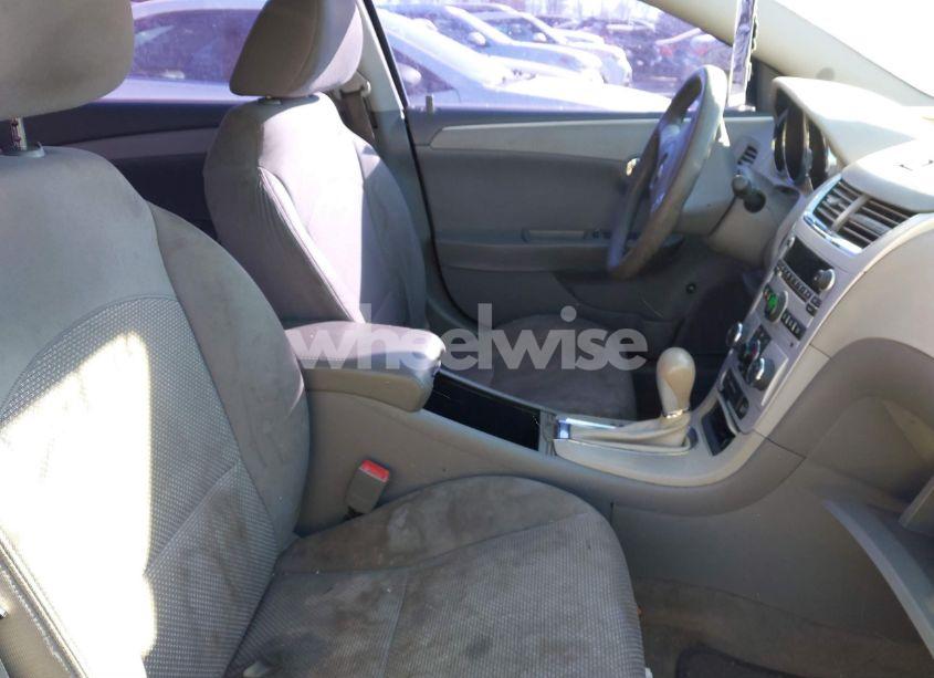 Photo 5 of 2010 Chevrolet Malibu LS (VIN 1G1ZA5E04A4123667)