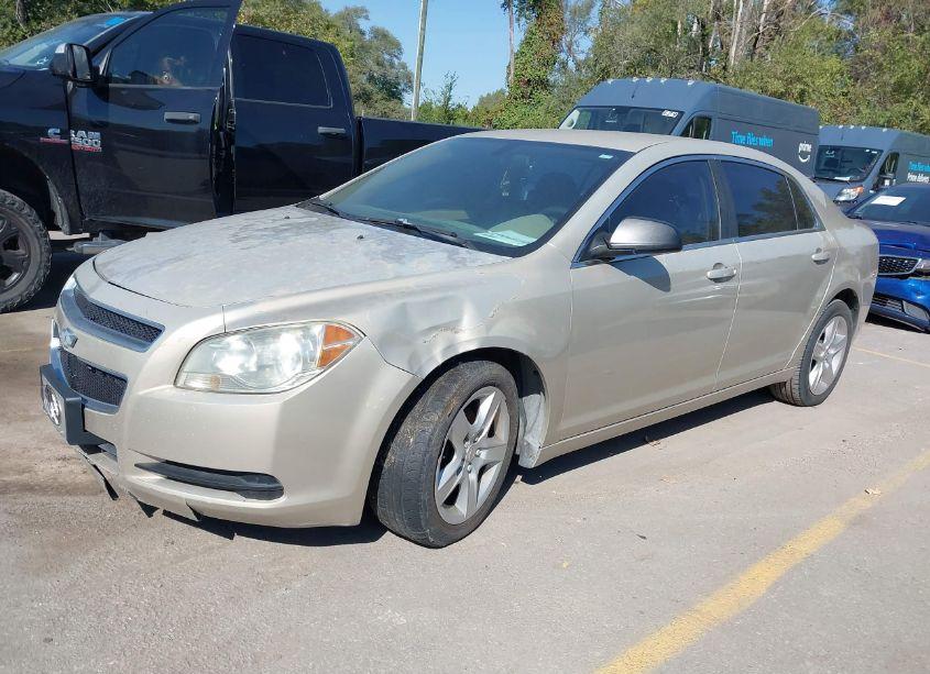Photo 2 of 2010 Chevrolet Malibu LS (VIN 1G1ZA5E04AF278837)