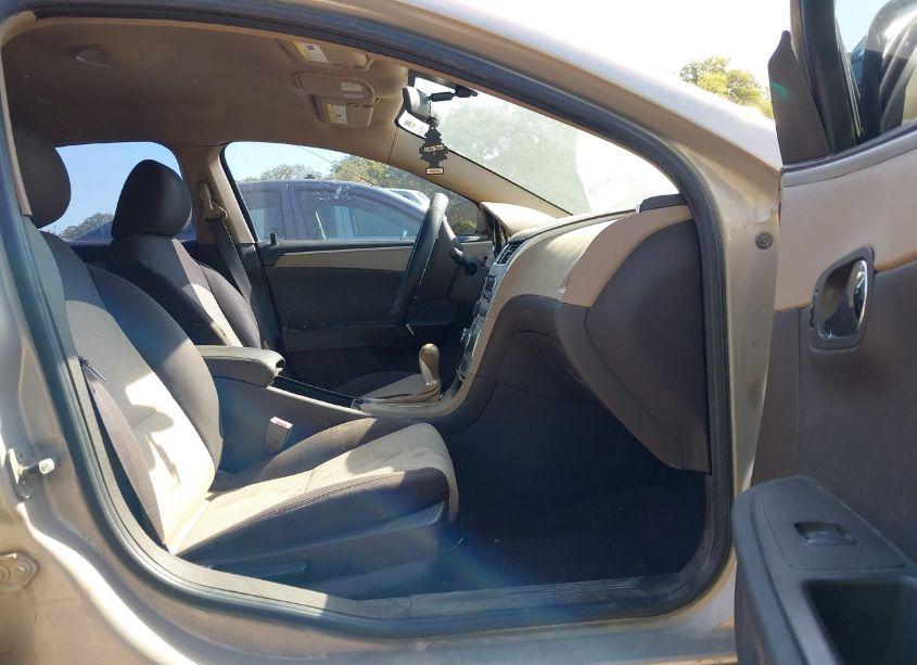 Photo 5 of 2010 Chevrolet Malibu LS (VIN 1G1ZA5E04AF278837)