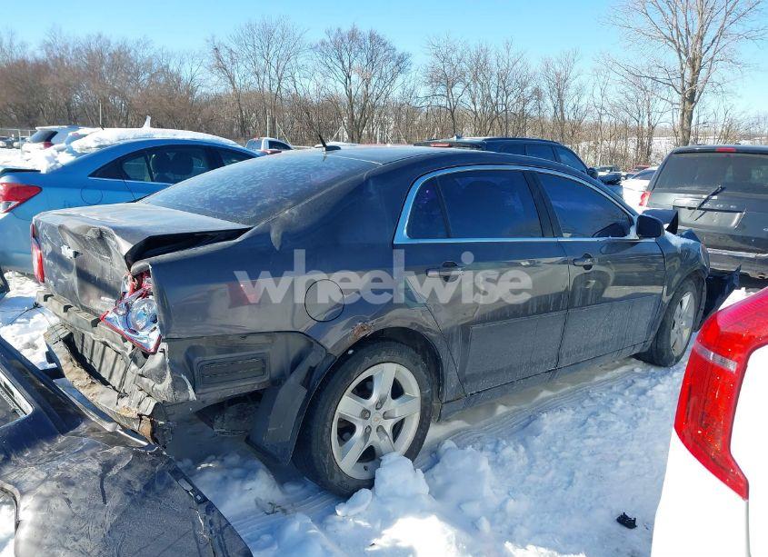 Photo 14 of 2010 Chevrolet Malibu LS (VIN 1G1ZA5E05AF215083)