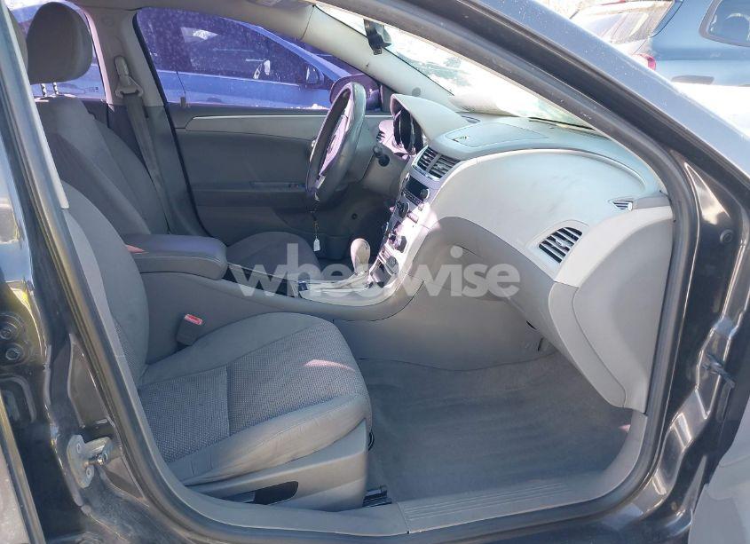 Photo 5 of 2010 Chevrolet Malibu LS (VIN 1G1ZA5E05AF215083)