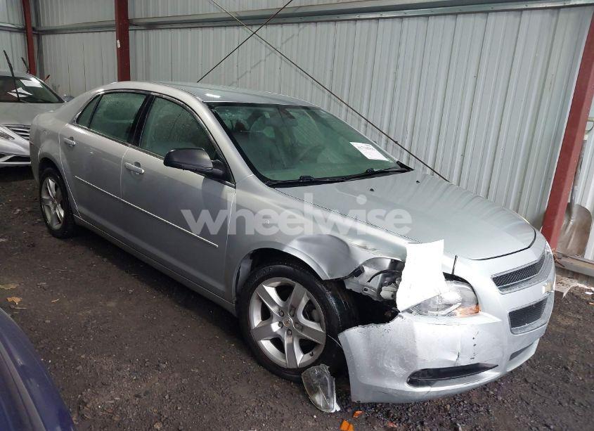 Photo 6 of 2010 Chevrolet Malibu LS (VIN 1G1ZA5E07AF250482)