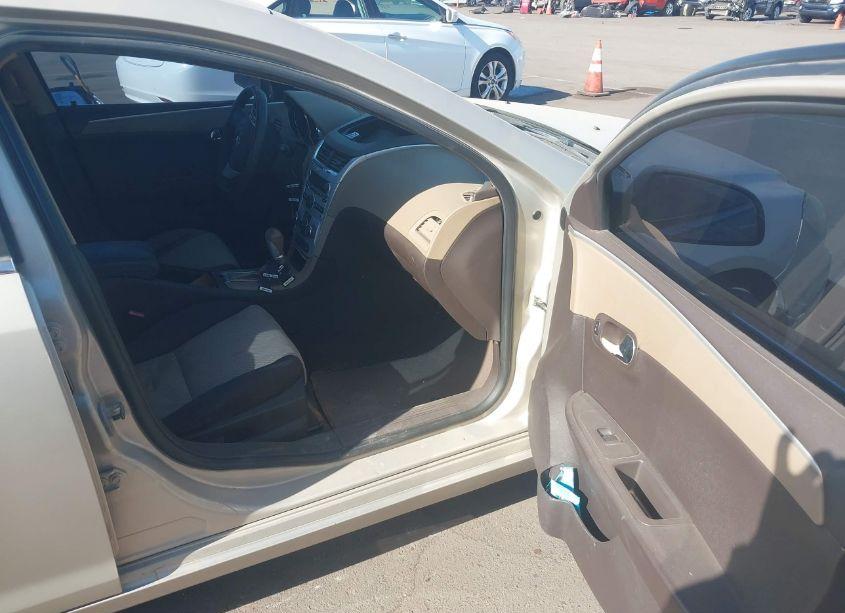 Photo 5 of 2010 Chevrolet Malibu LS (VIN 1G1ZA5E08AF128665)