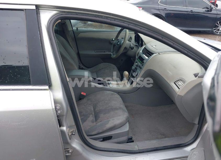 Photo 5 of 2010 Chevrolet Malibu LS (VIN 1G1ZA5E0XAF184056)