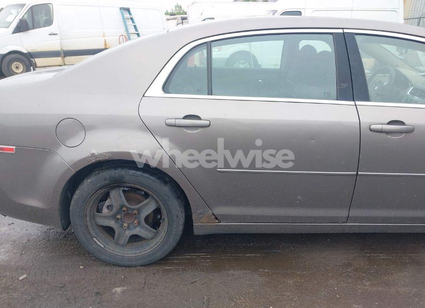 Photo 6 of 2011 Chevrolet Malibu LS (VIN 1G1ZA5E10BF106394)