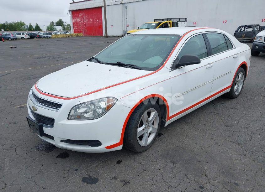Photo 2 of 2010 Chevrolet Malibu LS (VIN 1G1ZA5EB2AF312646)