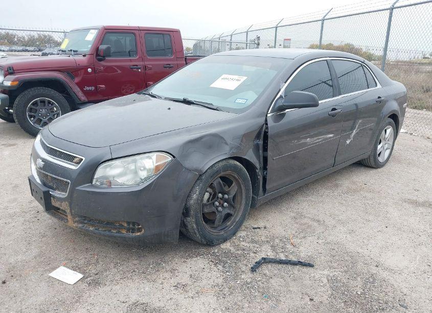 Photo 2 of 2010 Chevrolet Malibu LS (VIN 1G1ZA5EB3A4165135)