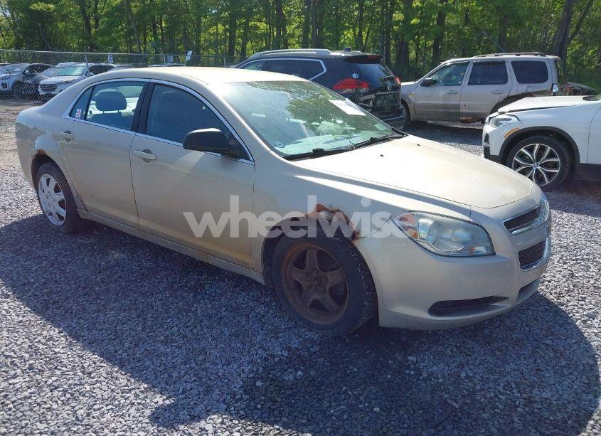 2010 Chevrolet Malibu LS (VIN 1G1ZA5EB9AF105915) main photo