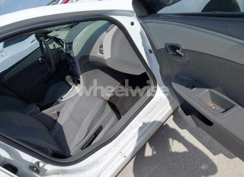 Photo 5 of 2011 Chevrolet Malibu LS (VIN 1G1ZA5EU2BF227356)