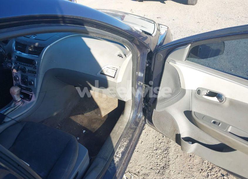 Photo 5 of 2011 Chevrolet Malibu LS (VIN 1G1ZA5EUXBF321856)