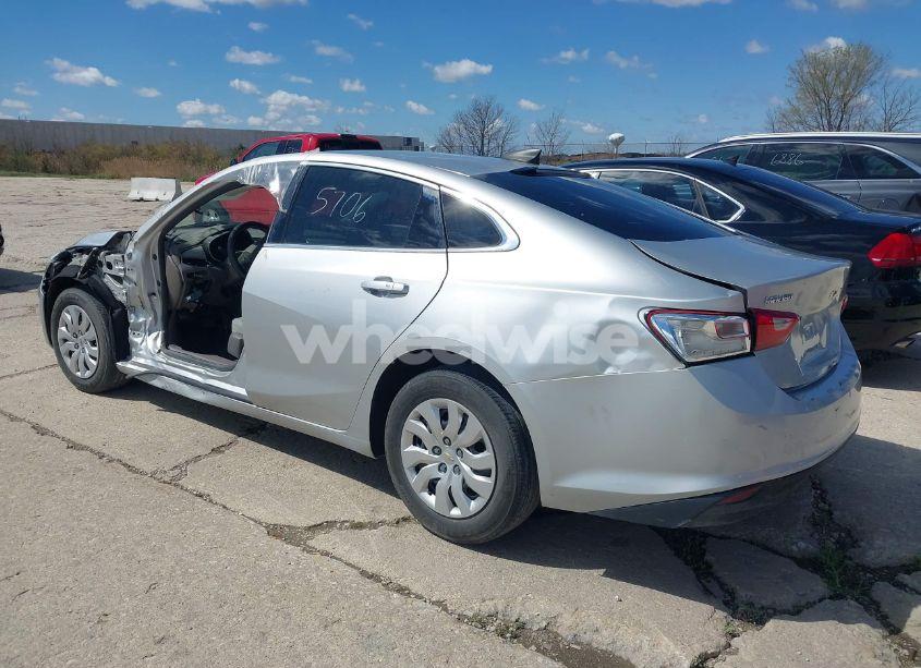 Photo 3 of 2016 Chevrolet Malibu L (VIN 1G1ZA5ST0GF242747)