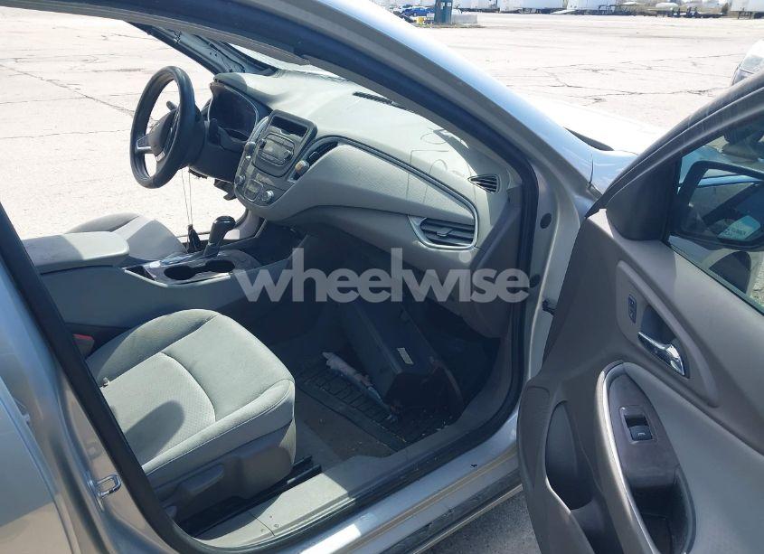 Photo 5 of 2016 Chevrolet Malibu L (VIN 1G1ZA5ST0GF242747)