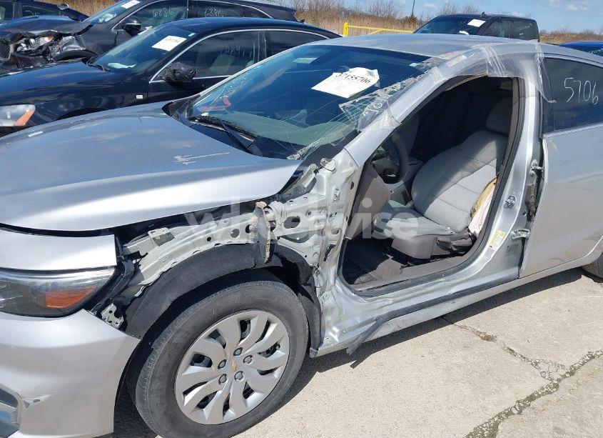 Photo 6 of 2016 Chevrolet Malibu L (VIN 1G1ZA5ST0GF242747)