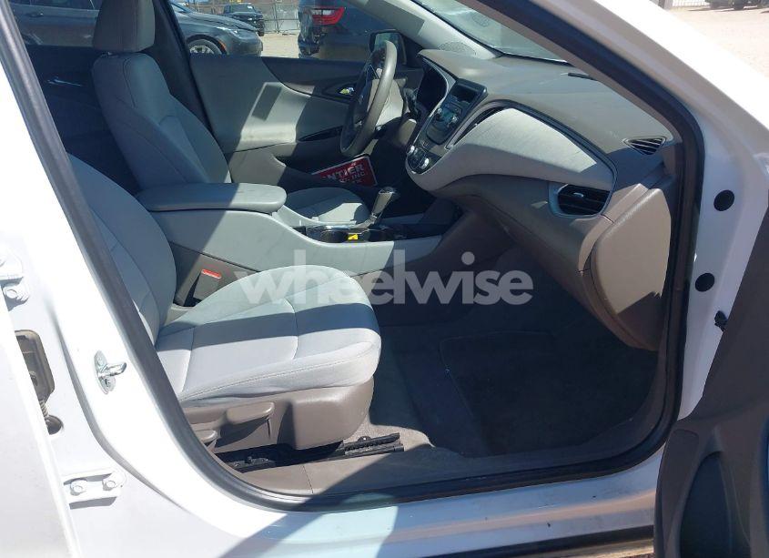 Photo 5 of 2016 Chevrolet Malibu L (VIN 1G1ZA5ST2GF255421)