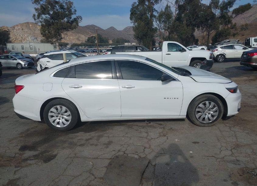 Photo 13 of 2016 Chevrolet Malibu L (VIN 1G1ZA5ST8GF223654)