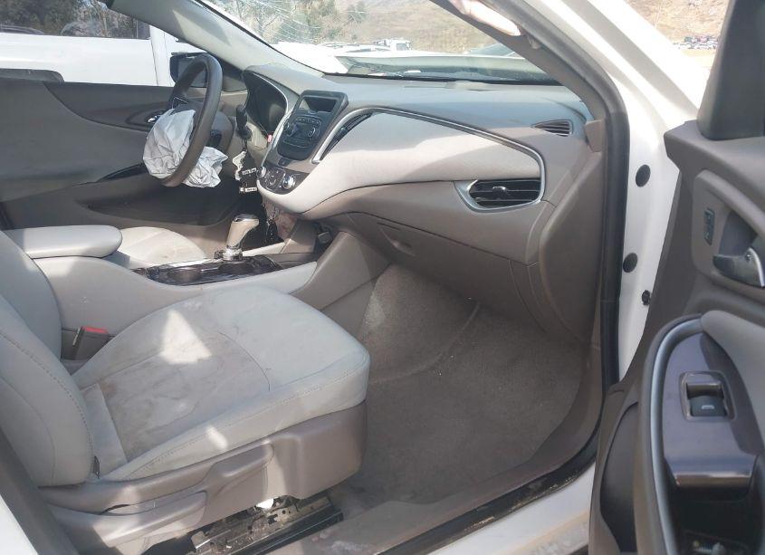 Photo 5 of 2016 Chevrolet Malibu L (VIN 1G1ZA5ST8GF223654)