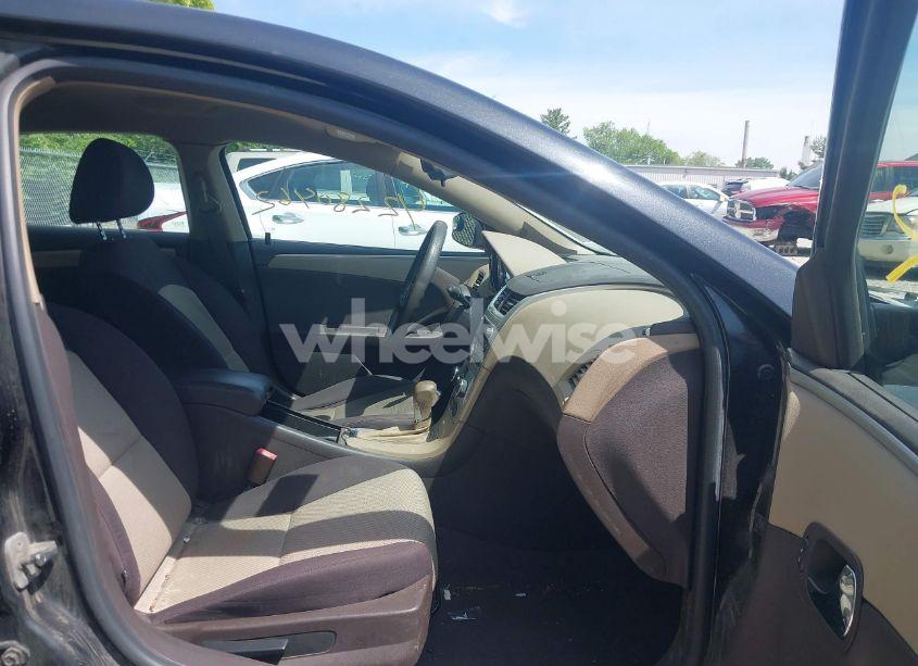 Photo 5 of 2012 Chevrolet Malibu LS (VIN 1G1ZB5E02CF211055)