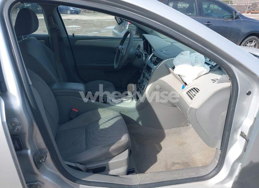 Photo 5 of 2012 Chevrolet Malibu LS (VIN 1G1ZB5E02CF297743)