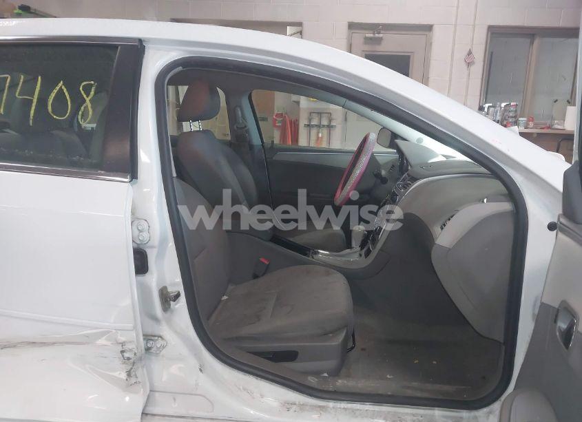 Photo 5 of 2012 Chevrolet Malibu LS (VIN 1G1ZB5E0XCF158153)