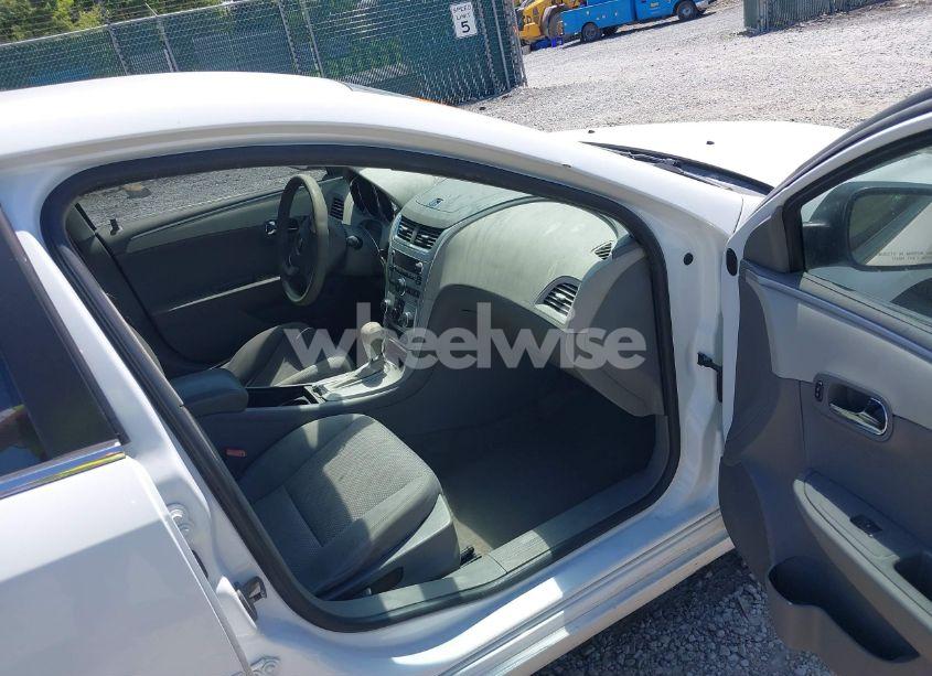 Photo 5 of 2011 Chevrolet Malibu LS (VIN 1G1ZB5E10BF185465)