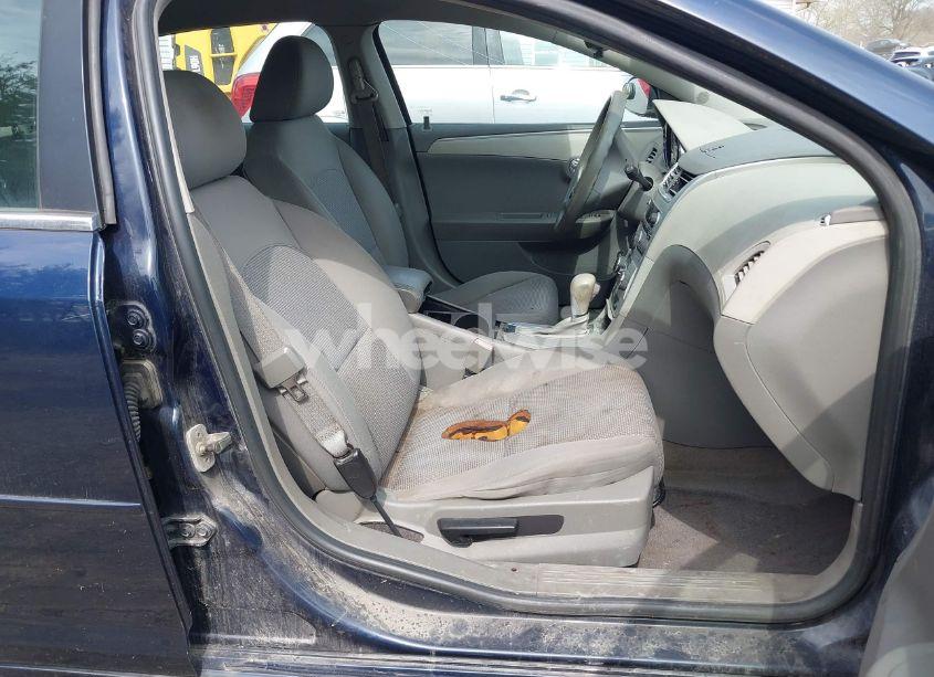 Photo 5 of 2011 Chevrolet Malibu LS (VIN 1G1ZB5E10BF191198)