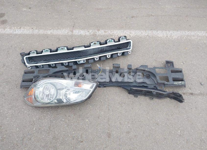 Photo 12 of 2011 Chevrolet Malibu LS (VIN 1G1ZB5E10BF197101)