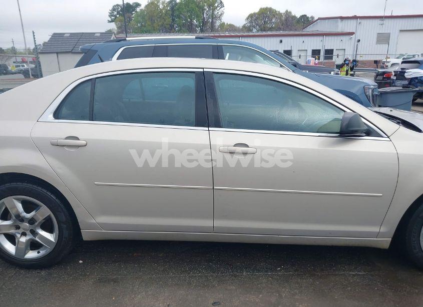 Photo 14 of 2011 Chevrolet Malibu LS (VIN 1G1ZB5E10BF197101)